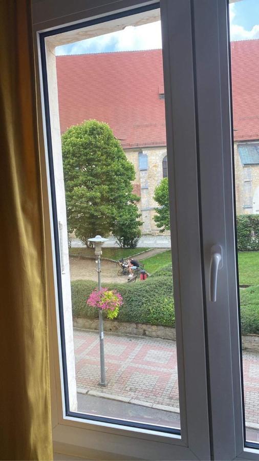 Apartament Przy Rynku Kambar Apartment Boleslawiec  Exterior photo
